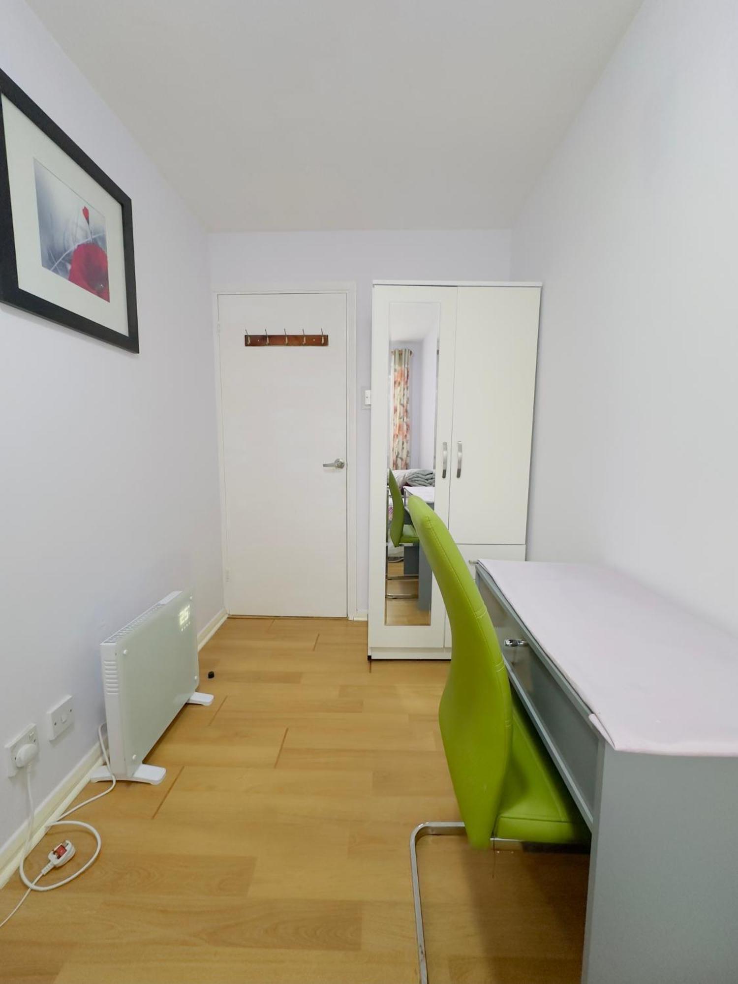 Sweet Home In Heart Of Barking Barking  Ngoại thất bức ảnh