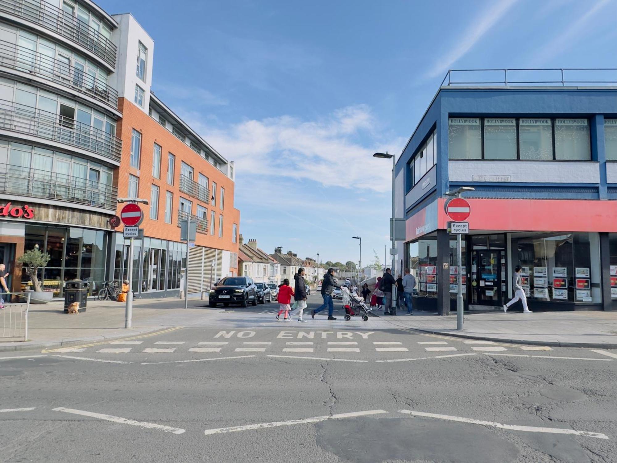 Sweet Home In Heart Of Barking Barking  Ngoại thất bức ảnh