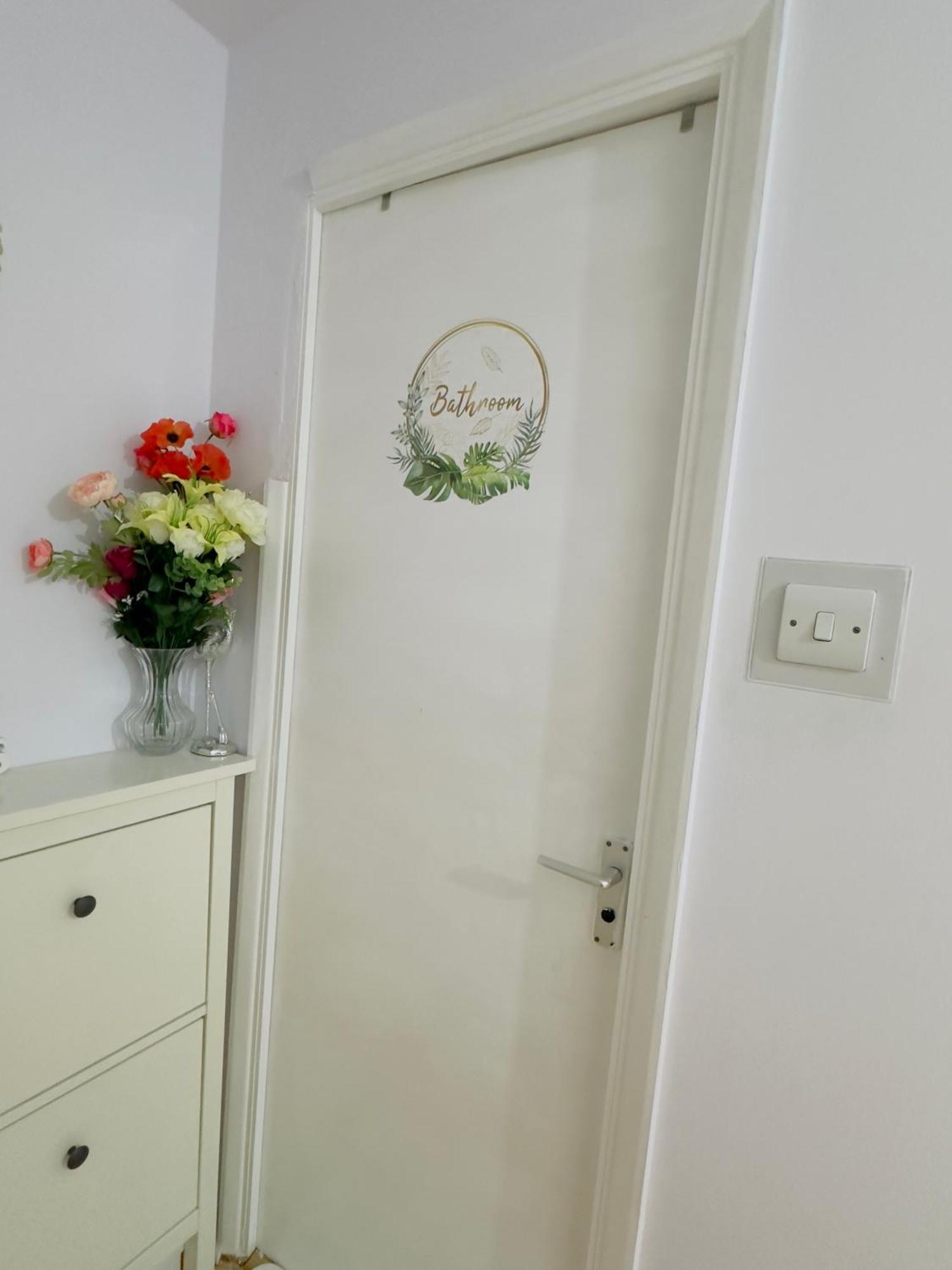 Sweet Home In Heart Of Barking Barking  Ngoại thất bức ảnh